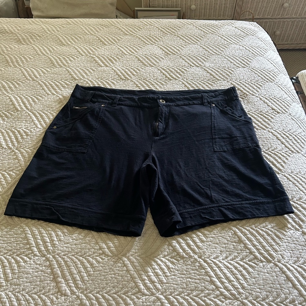 Avenue Black Short 22/24